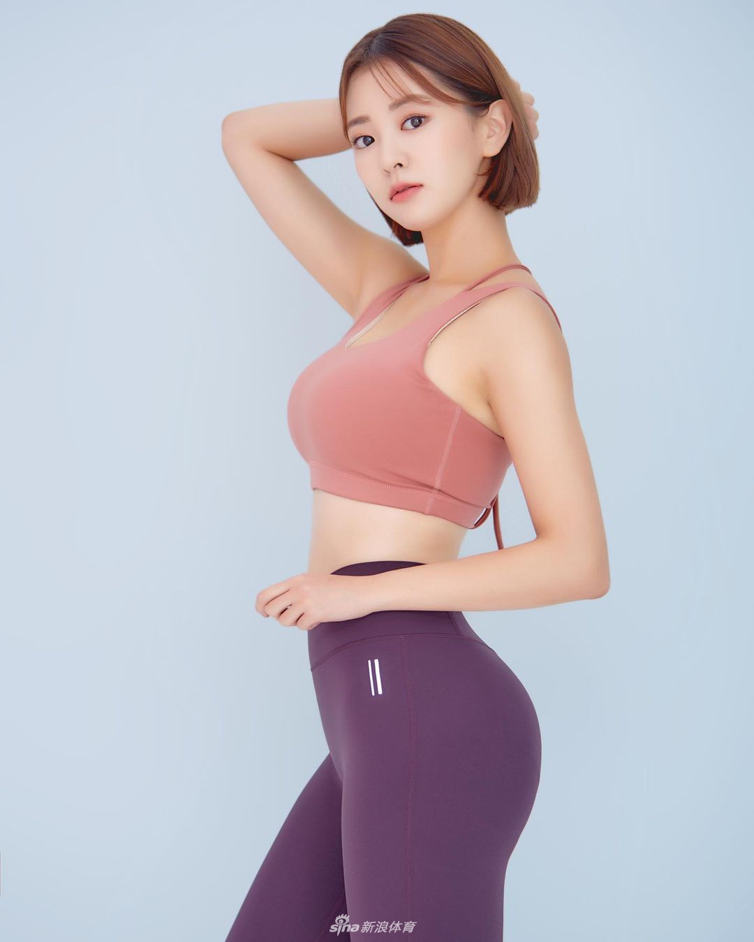 模特美女爱练瑜伽秀好身段 感受她的运动美拍