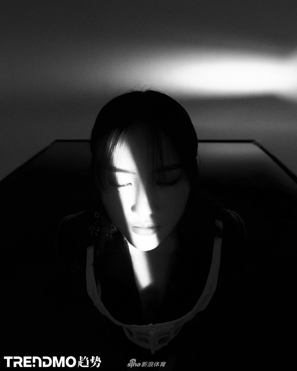 美出新高度!陈若琳湖面写真大片释出