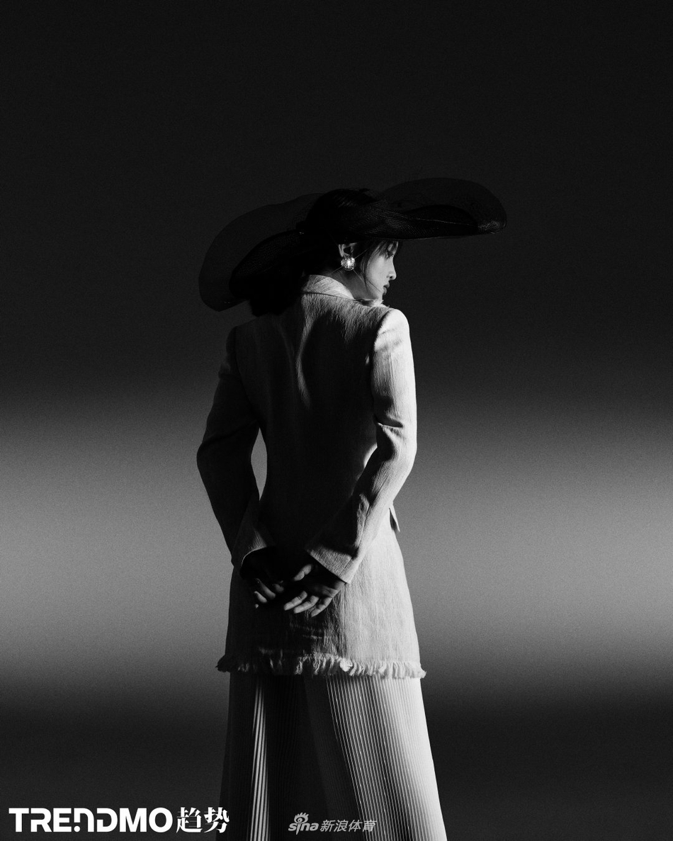 美出新高度!陈若琳湖面写真大片释出