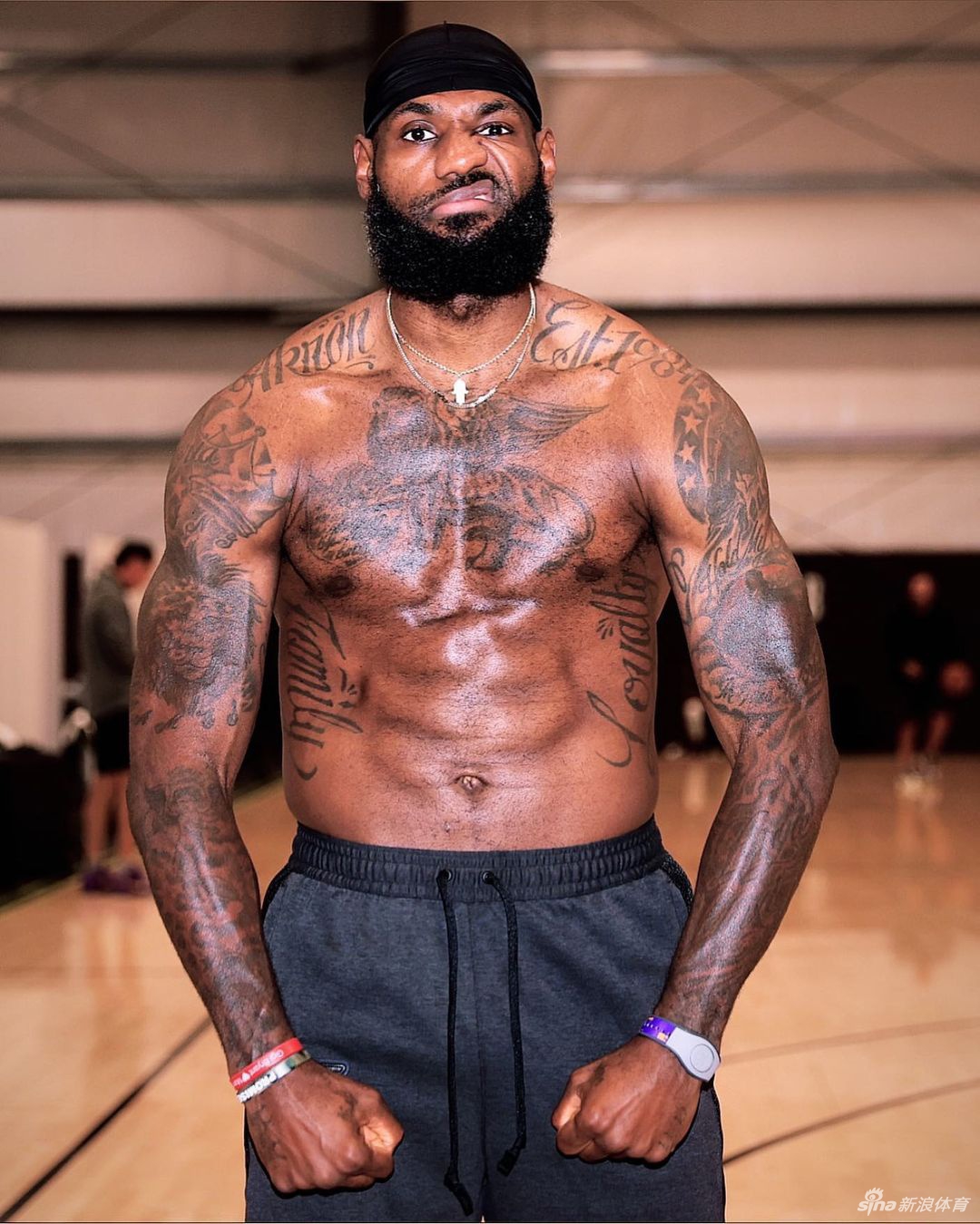 詹姆斯当选《时代》杂志2020年度最佳运动员