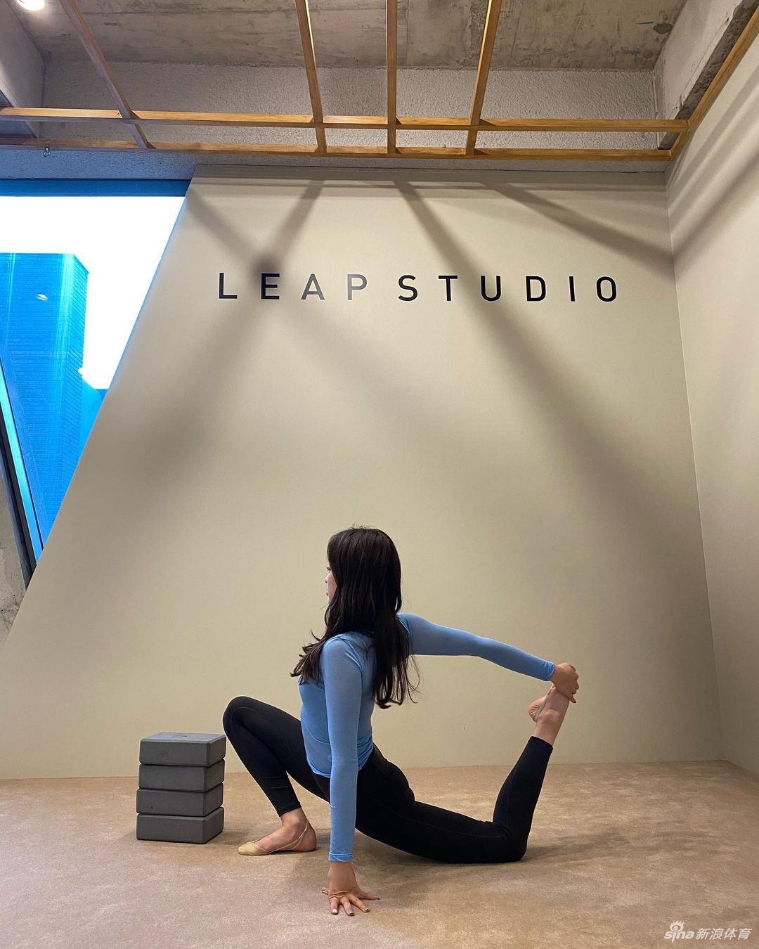 超赞！韩国艺体女神孙妍在练功秀好身材