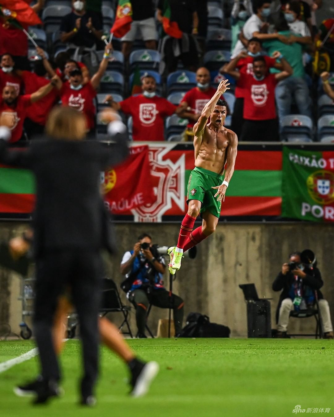 C罗111球创男足国家队进球世界纪录