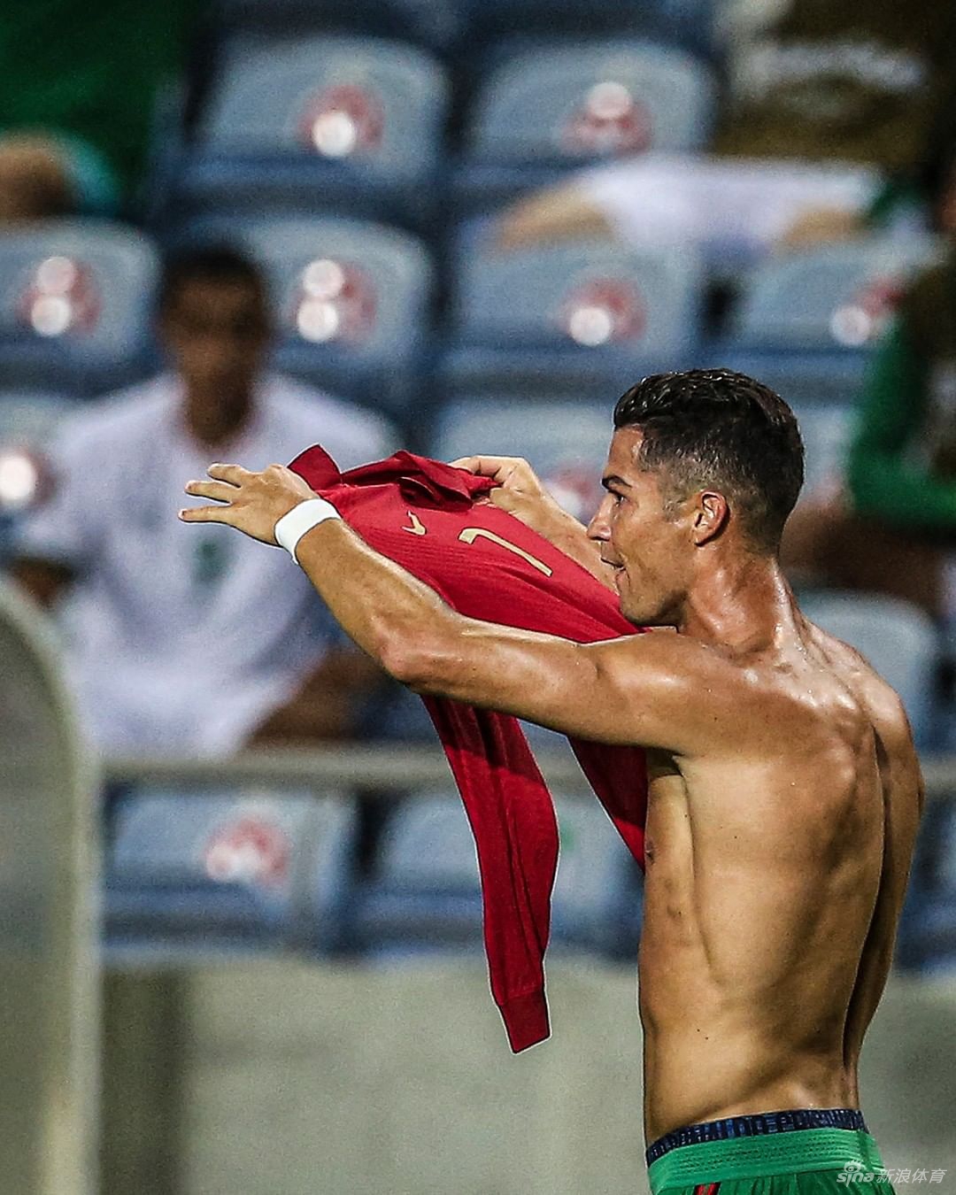 C罗111球创男足国家队进球世界纪录