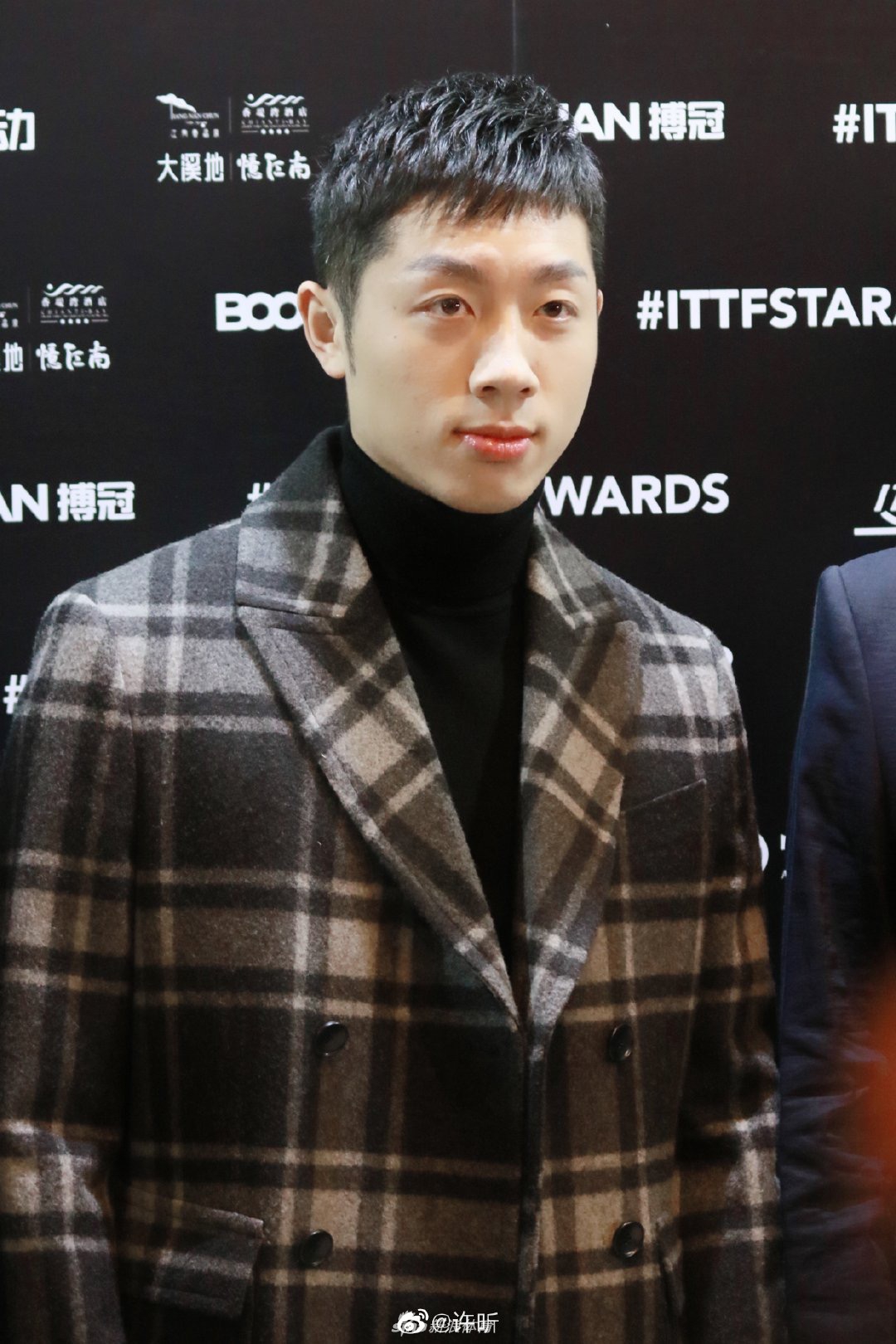 5 / 7 昨日,许昕微博晒儿子萌照,并祝福儿子儿童节快乐,粉丝评论:"