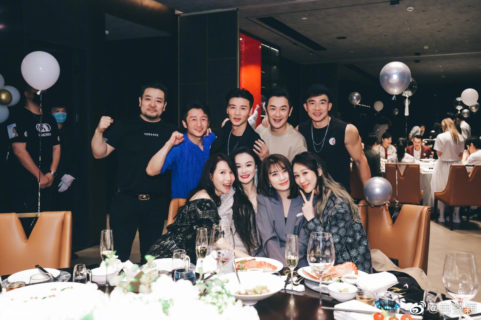 拳王邹市明美妻冉莹颖生日聚会