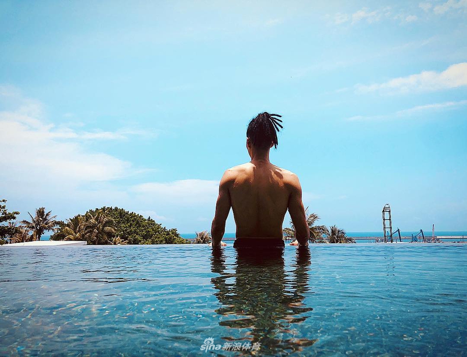 林书豪NBA休赛季的快乐生活