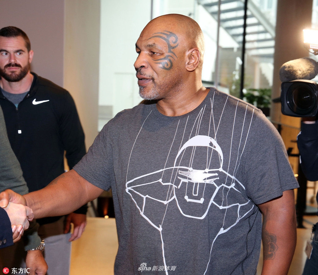 拳王老矣！泰森宣传个人脱口秀胡子花白