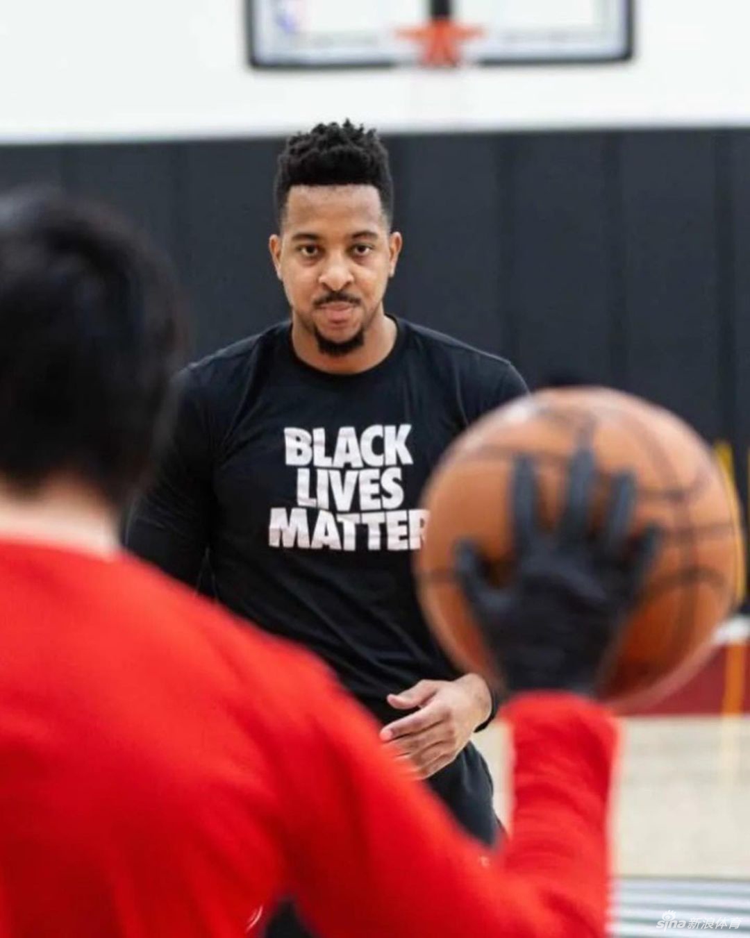 NBA新赛季快开始了！库里引领各队球员归队训练