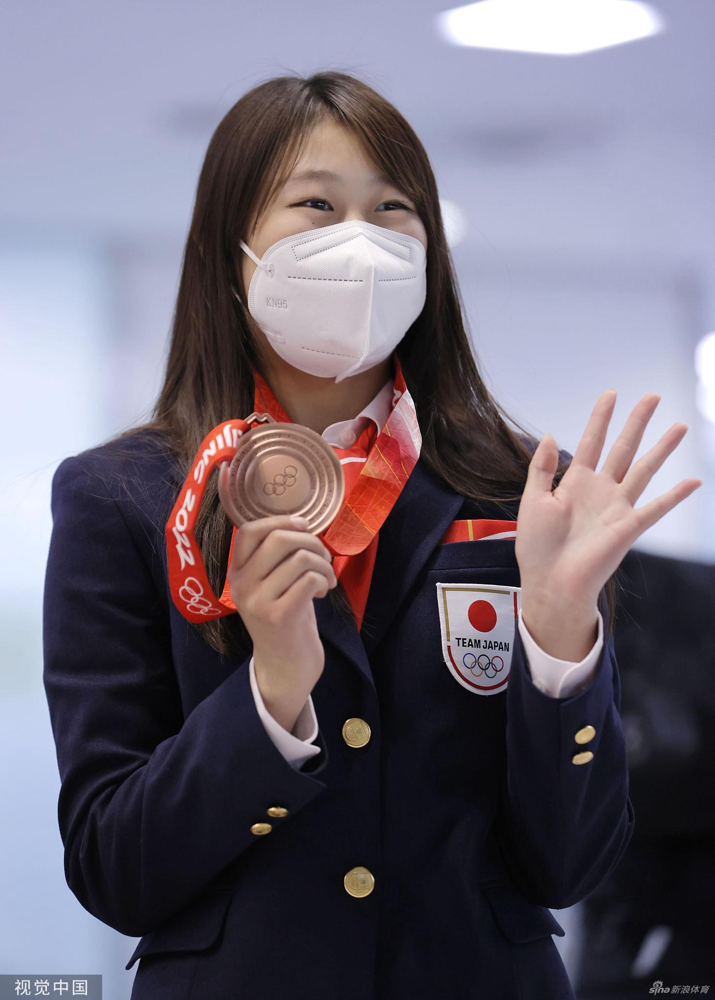 羽生结弦领衔日本冬奥代表团回国