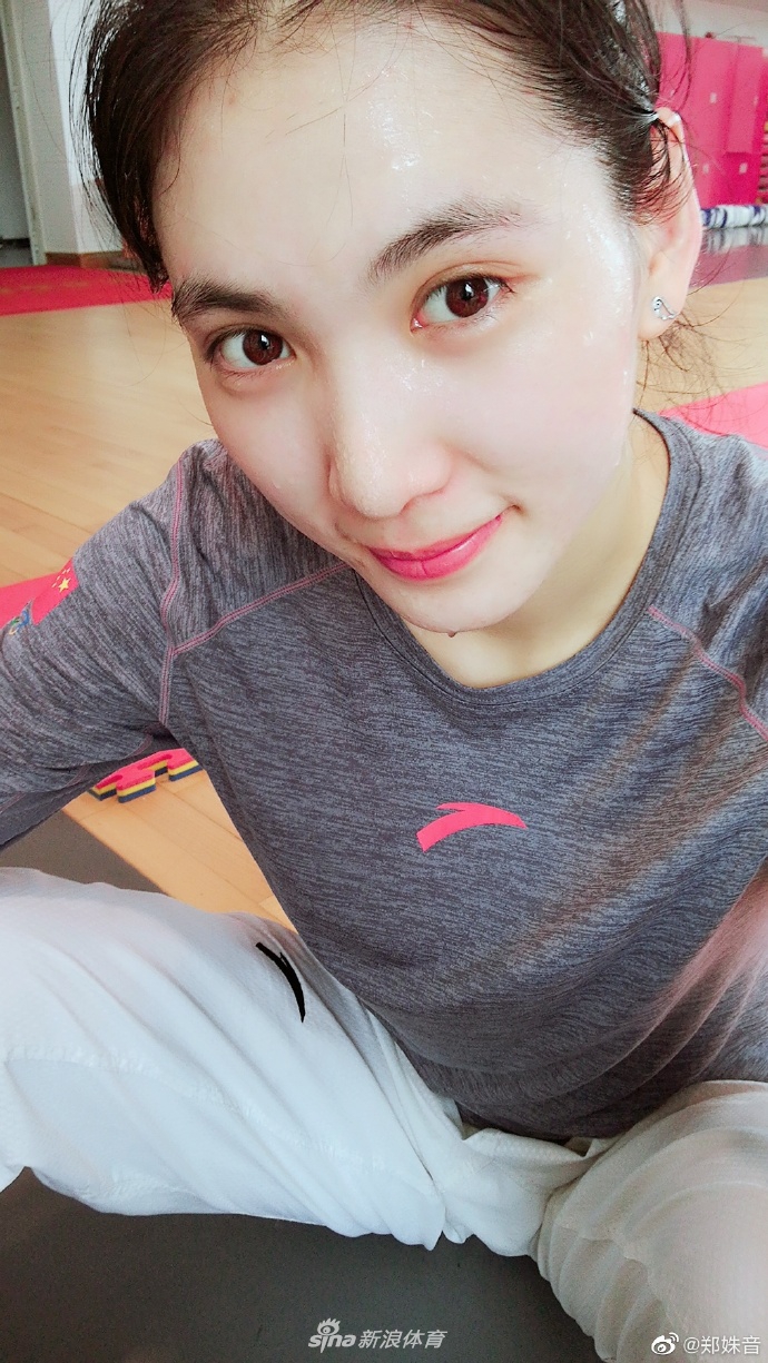 郑姝音新年晒美拍