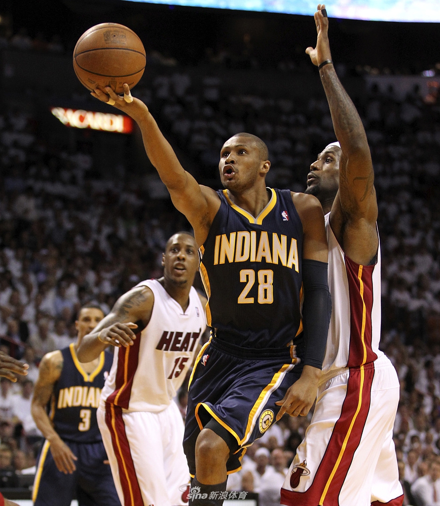 “巴西闪电”巴博萨正式宣布退役 加入勇士教练团队