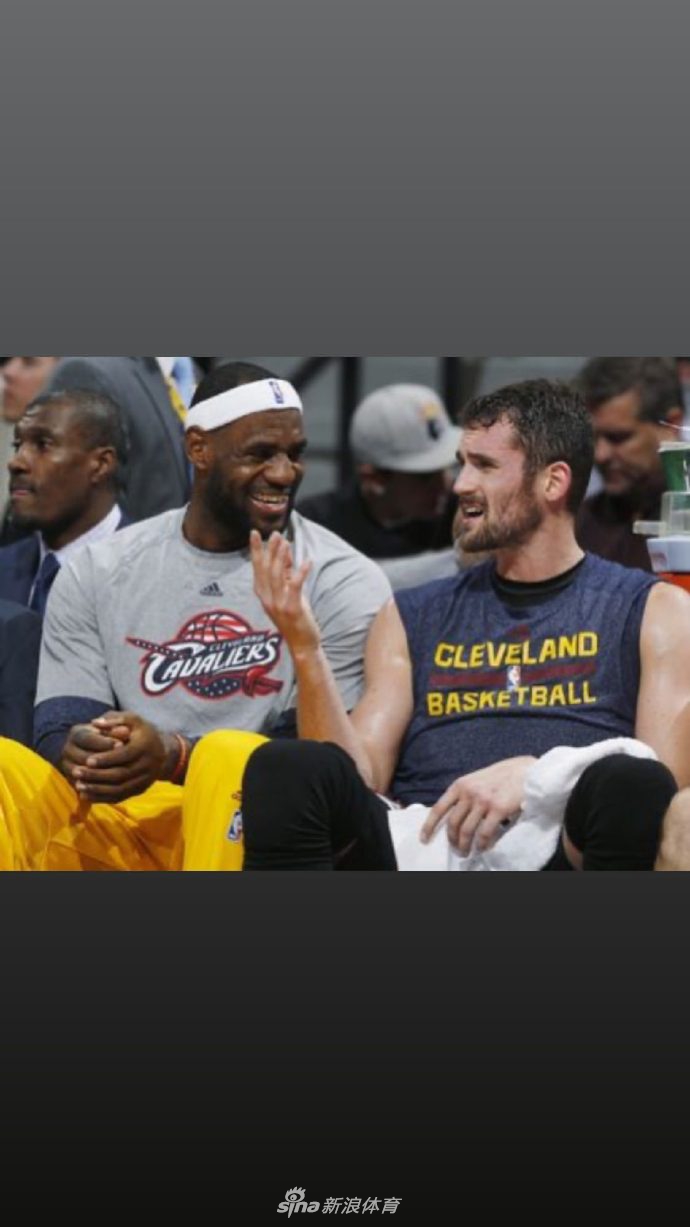 詹姆斯晒照祝乐福32岁生日快乐