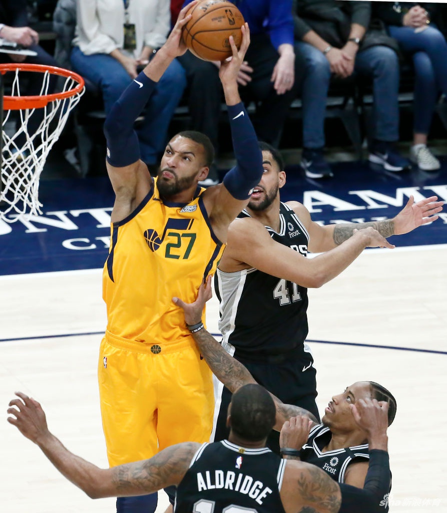 爵士球员戈贝尔新冠检测呈阳性 NBA宣布暂停本赛季