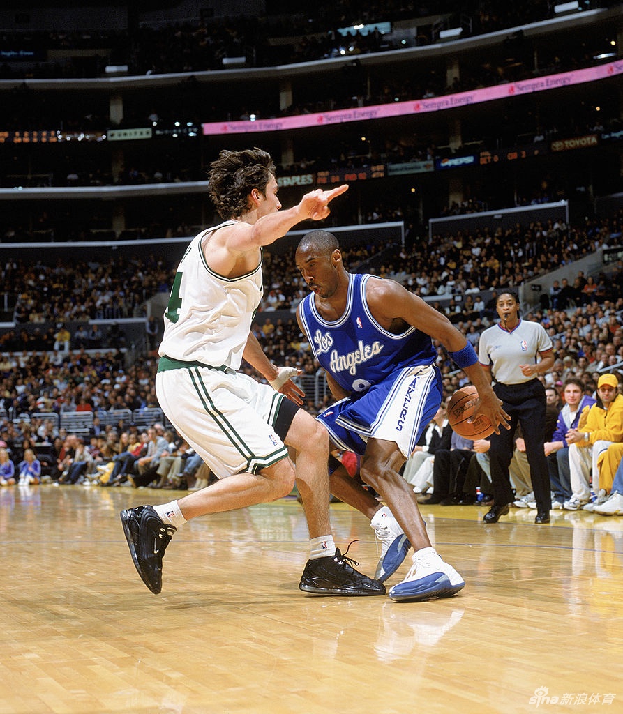 科比穿乔丹鞋是什么造型？飞人战靴最好的代言人