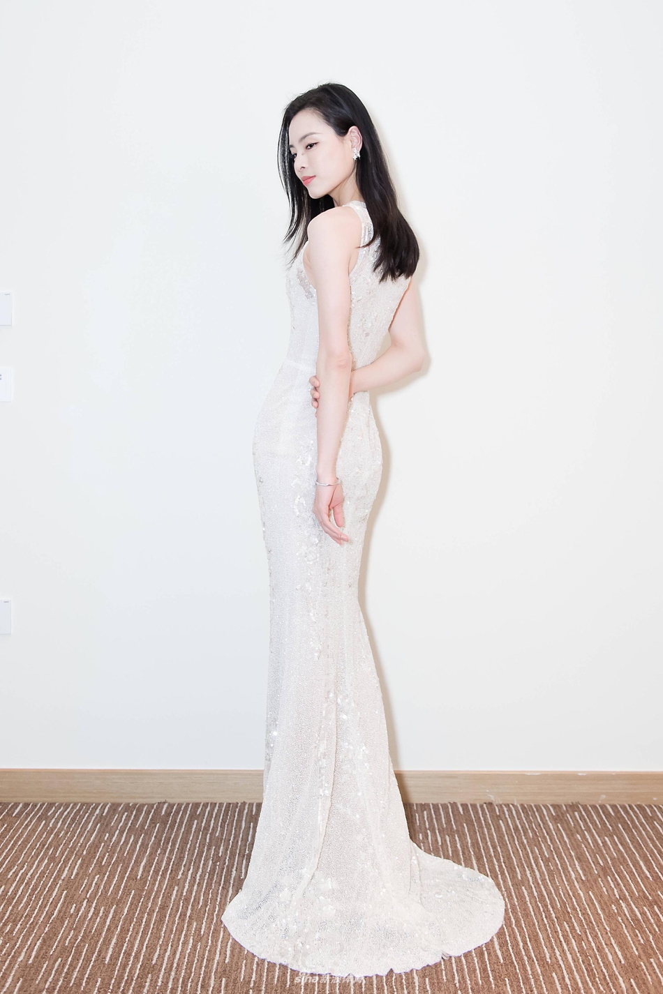 吴敏霞晒“高考准考证”为考生加油