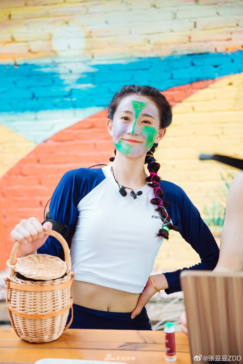 艺术体操女神张豆豆晒综艺剧照:迎着浪花向前冲