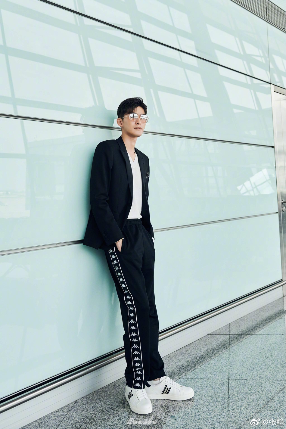 张翰撸铁秀肌肉荷尔蒙爆棚 穿衣显瘦脱衣有肉！