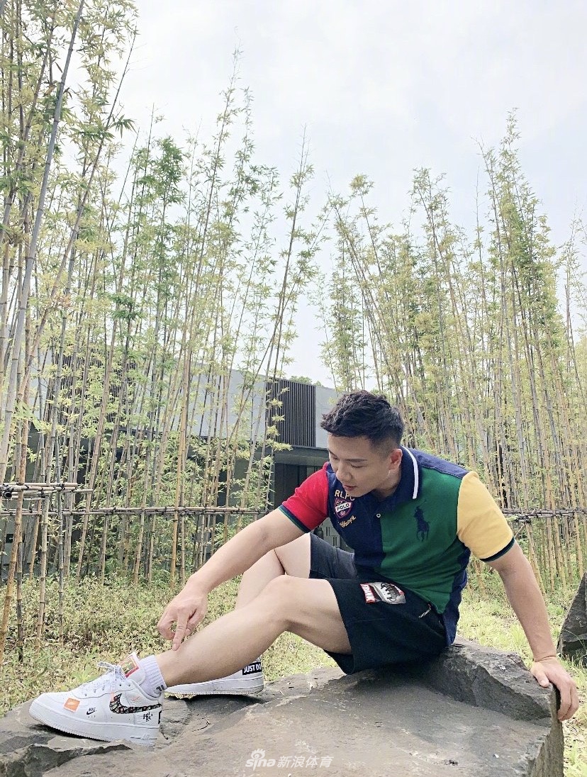 陈一冰微博晒照 被蚊子叮还得保持微笑