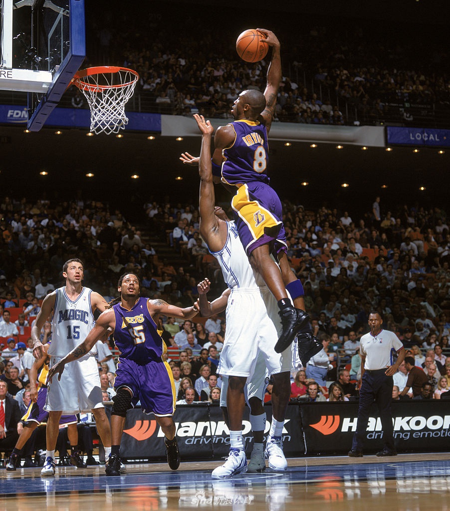 科比生涯最凶残的隔扣15周年！菜鸟魔兽的心理阴影