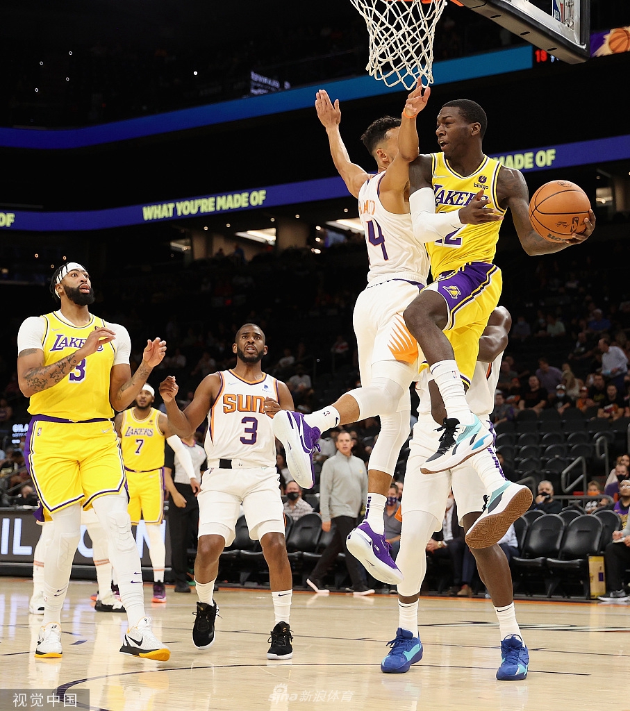 [NBA季前赛]湖人105-117太阳 詹姆斯威少缺阵