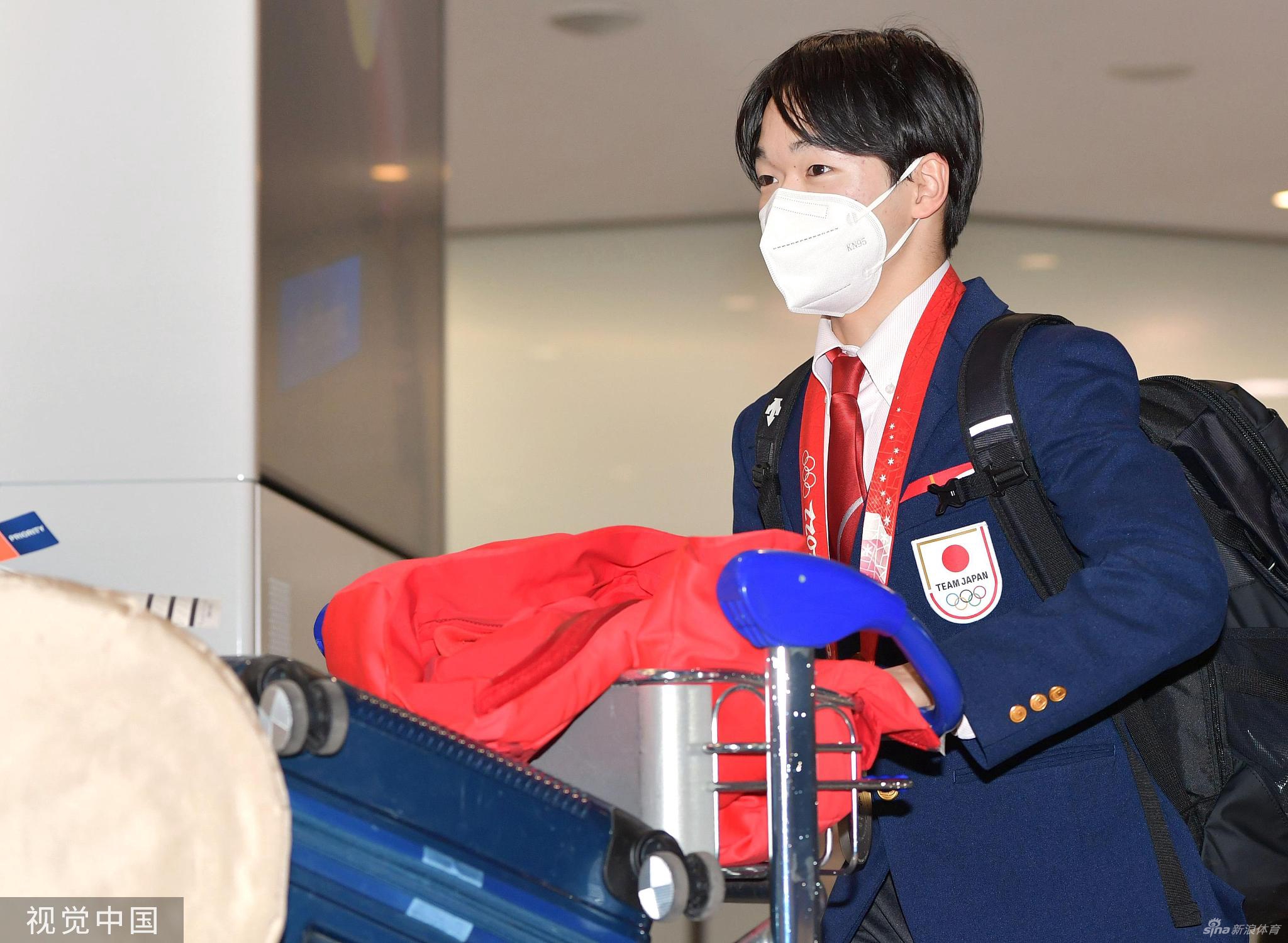 羽生结弦领衔日本冬奥代表团回国