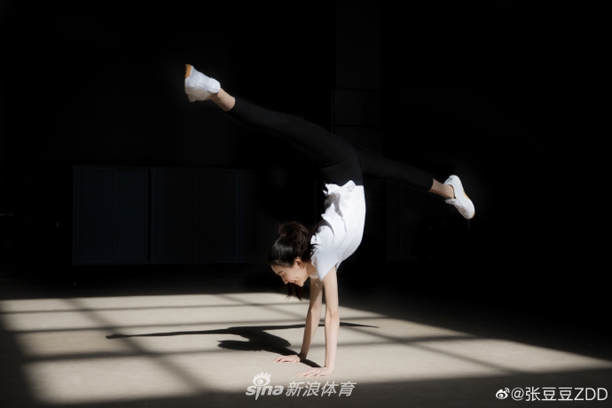 艺体女神张豆豆晒美拍 仙气十足