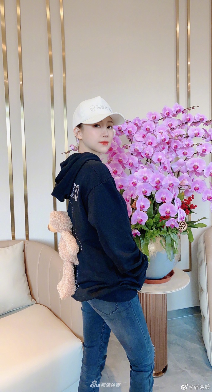 潘晓婷晒美照提问:这就是凡尔赛吗