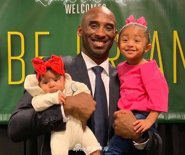 瓦妮莎晒旧照为小女儿庆周岁生日 隔空思念科比令人心酸