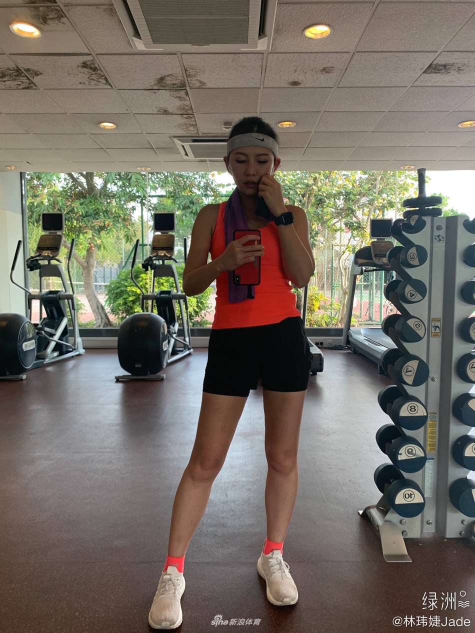 温婉女主持林玮婕晒健身照 身材极好