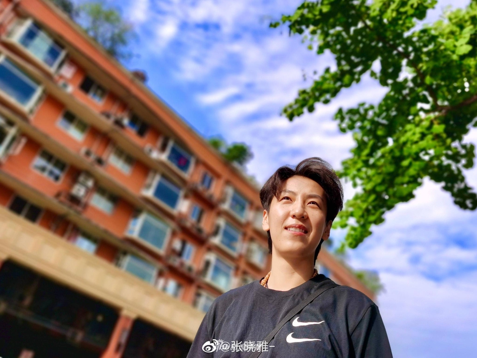 张晓雅表白朱婷:大写的帅爆了!