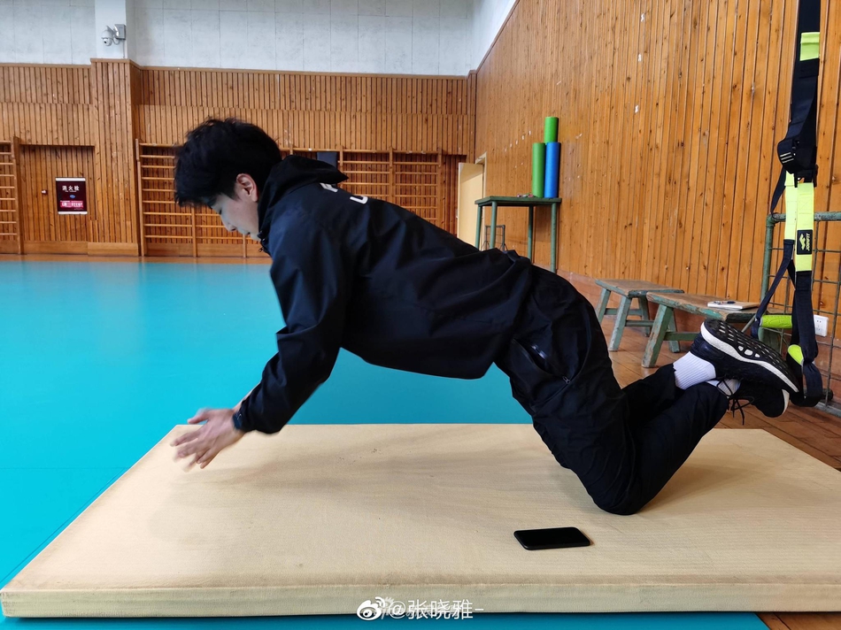 女排张晓雅晨跑80分钟 体能真强