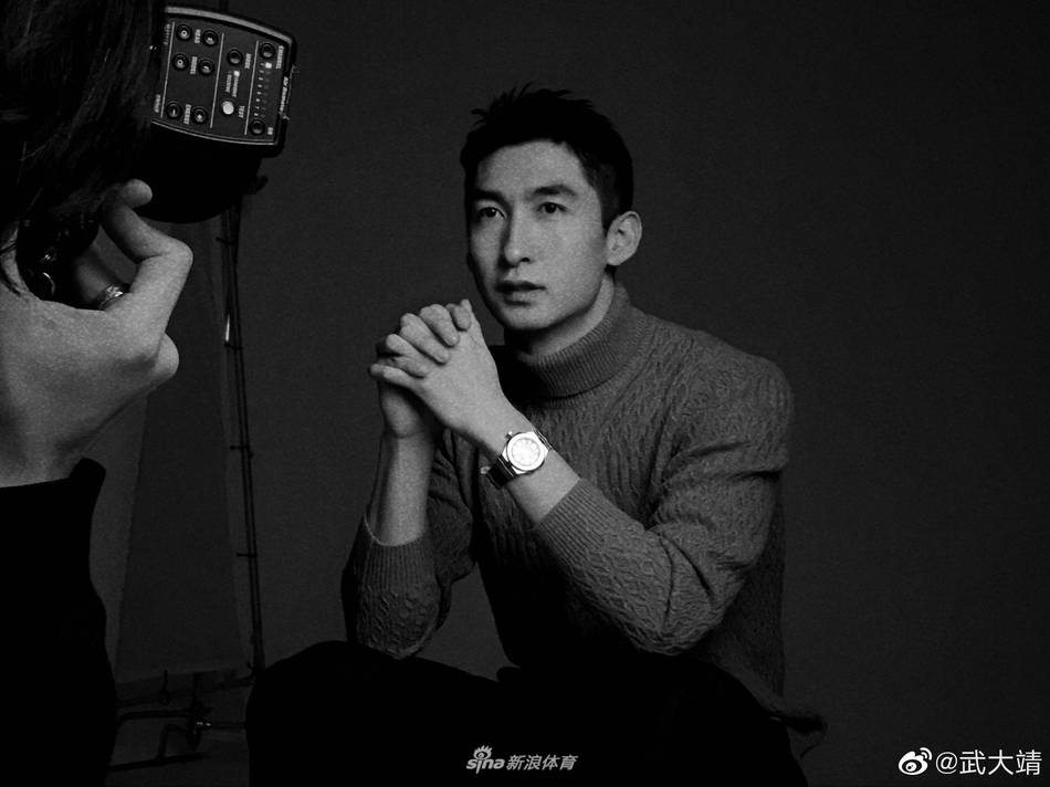 武大靖营业晒运动风帅照 引来粉丝尖叫：太帅了