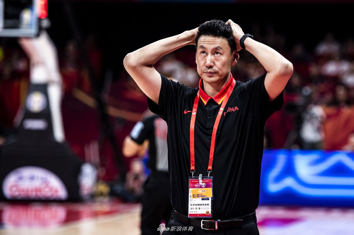 李楠申请辞去男篮主教练职务辉煌球员生涯已成往事