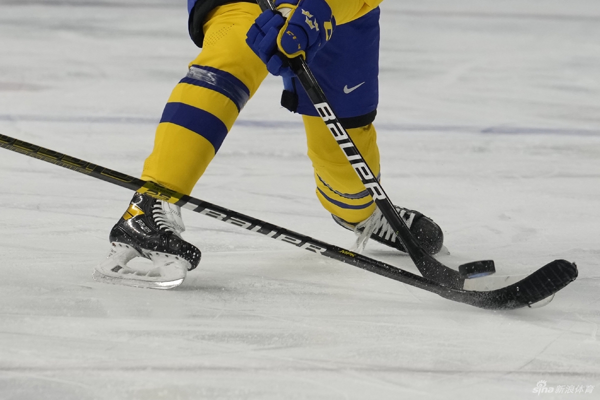 新浪直击中国女子冰球1-2负瑞典