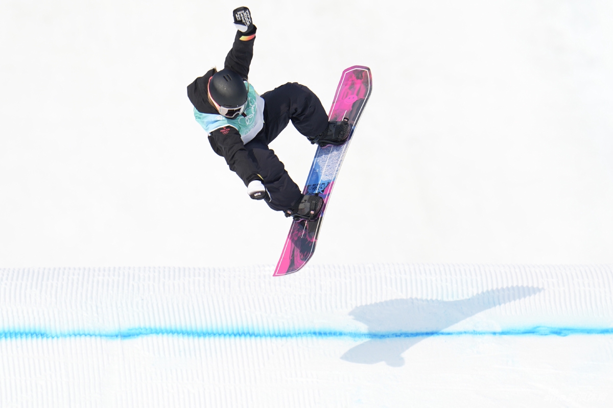 单板滑雪女子大跳台荣格获第5创历史