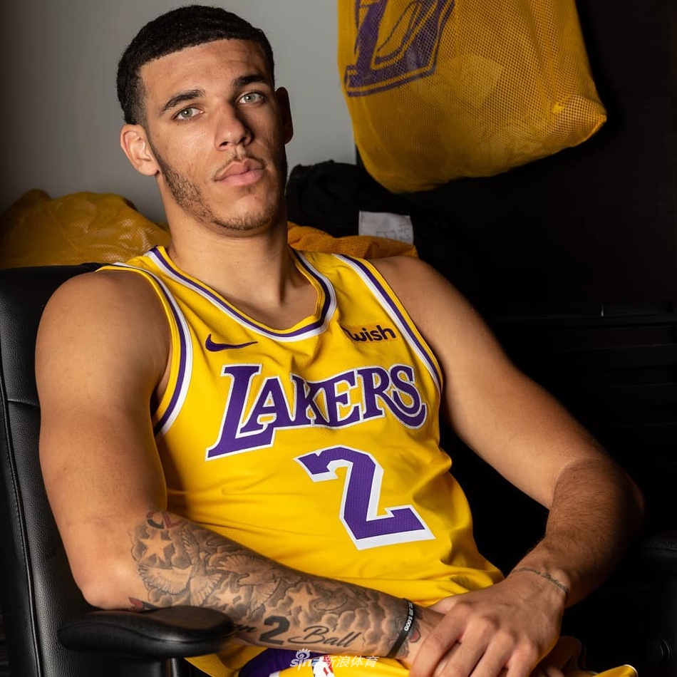 湖人发布新赛季球衣!3种颜色融入Showtime元素