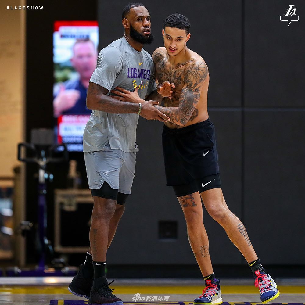 库兹马死盯詹姆斯