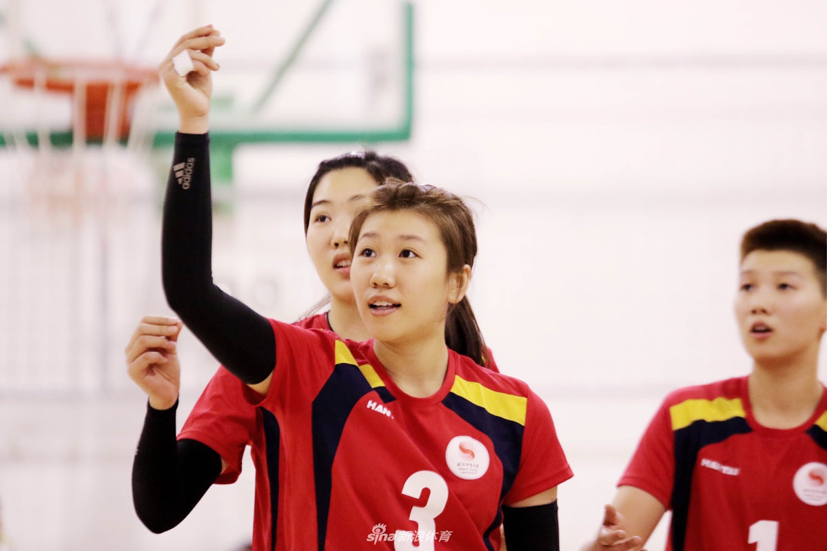 CUVA中国大学生排球联赛 女排颜值高分有人酷似刘亦菲