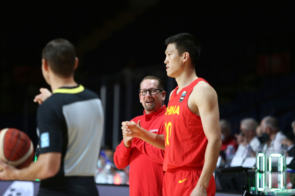 [奥运落选赛]中国男篮79-109加拿大 胡明轩24分