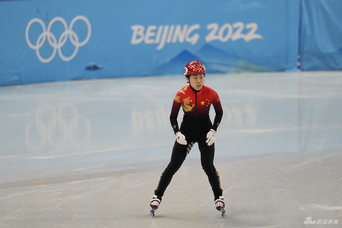 新浪直击速滑女子500米张雨婷第四