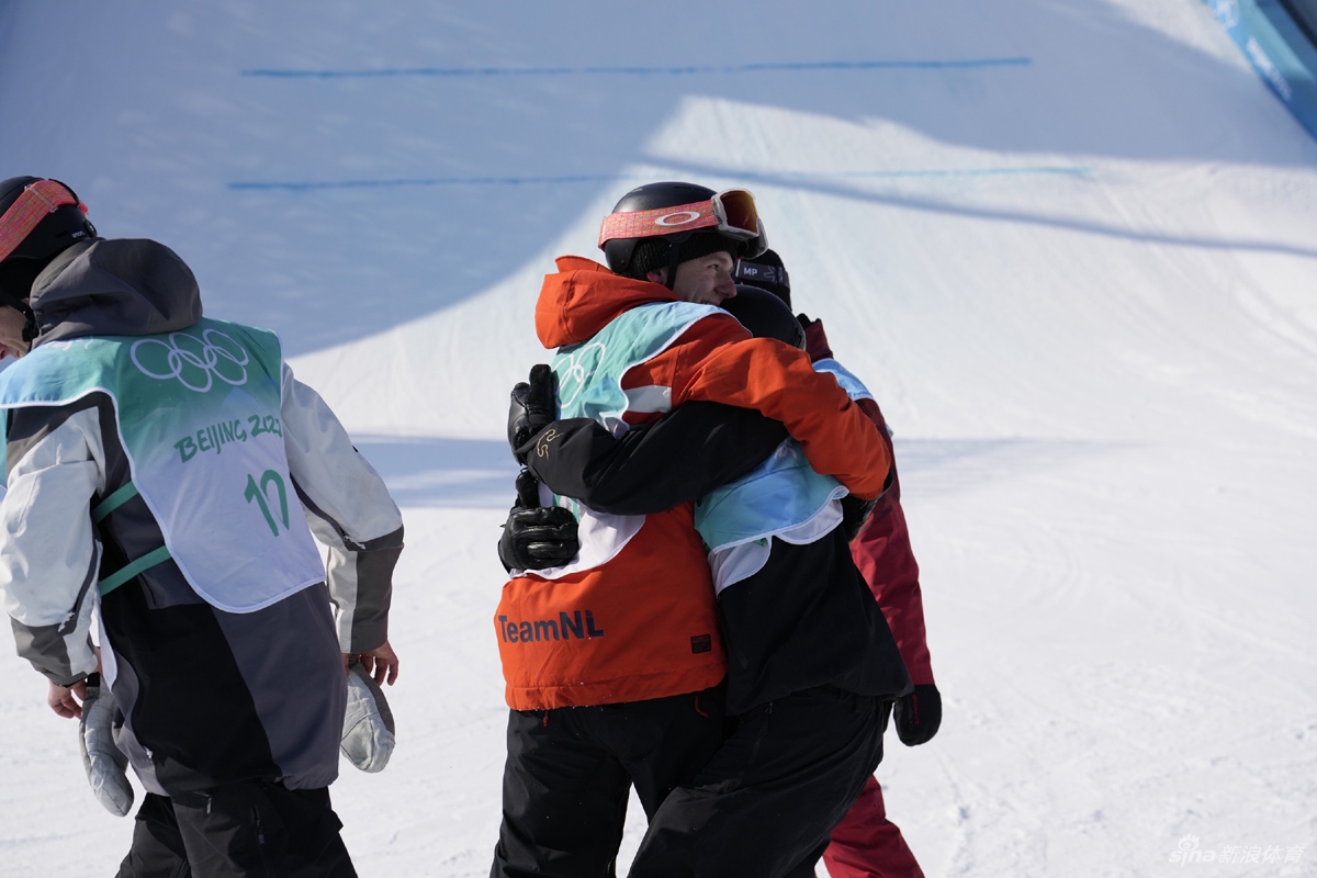 单板滑雪男子大跳台苏翊鸣夺金