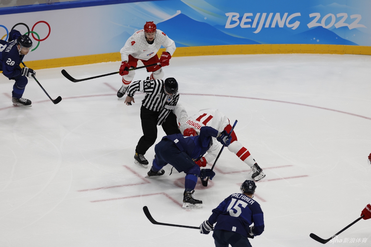 男子冰球芬兰2-1战胜俄罗斯 历史首夺金牌