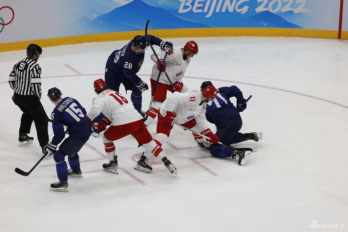 男子冰球芬兰2-1战胜俄罗斯 历史首夺金牌