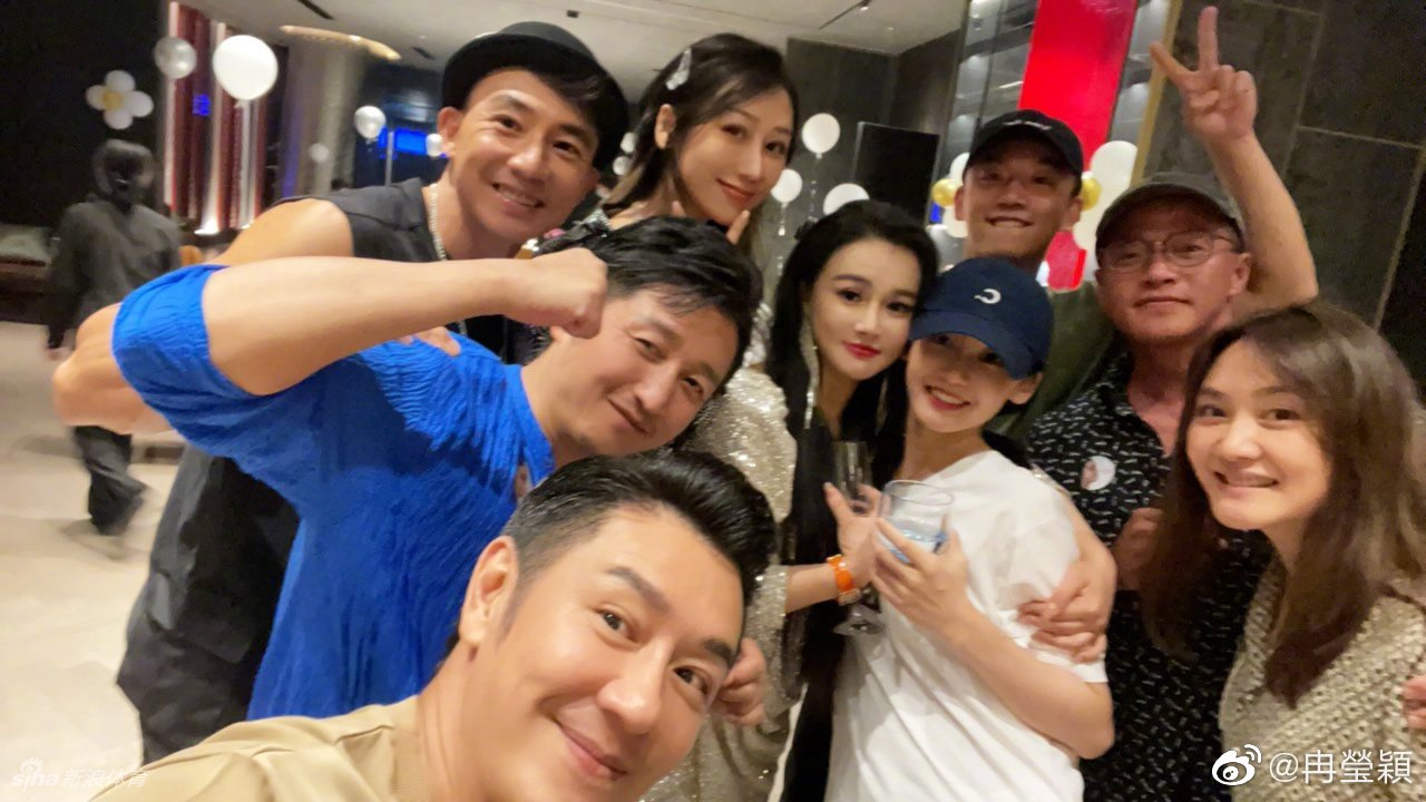 拳王邹市明美妻冉莹颖生日聚会