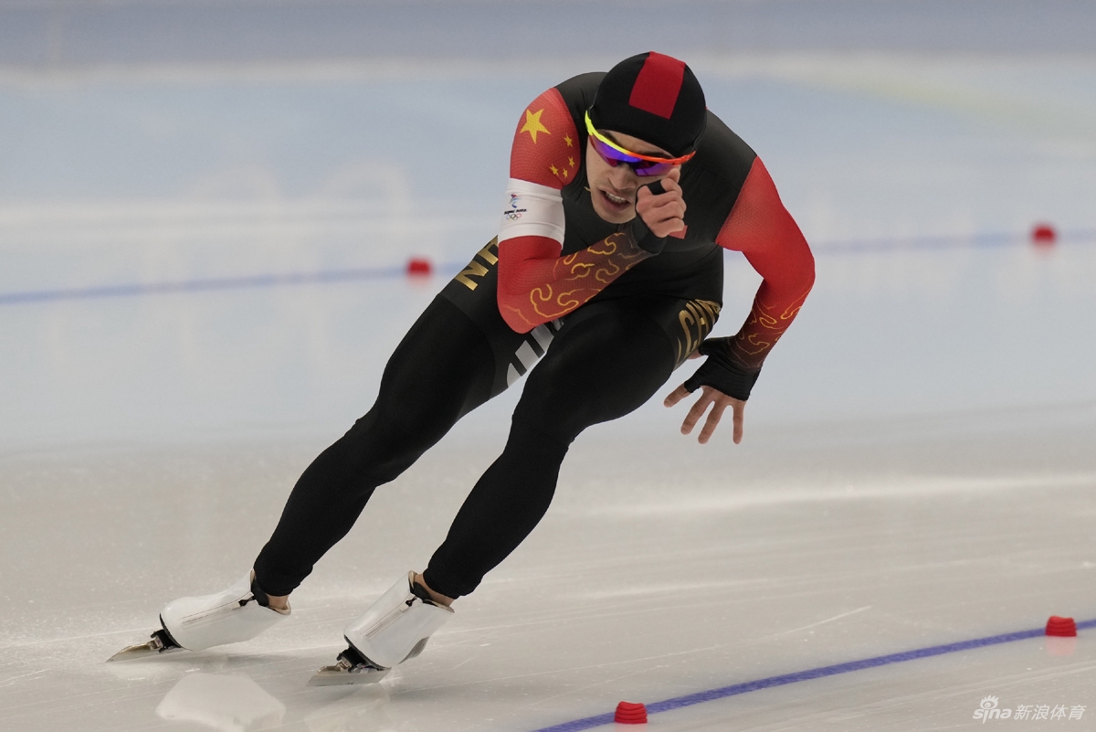 速滑男子1000米宁忠岩获得第五