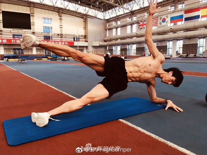 有型！国家田径队队员王宇晒帅照