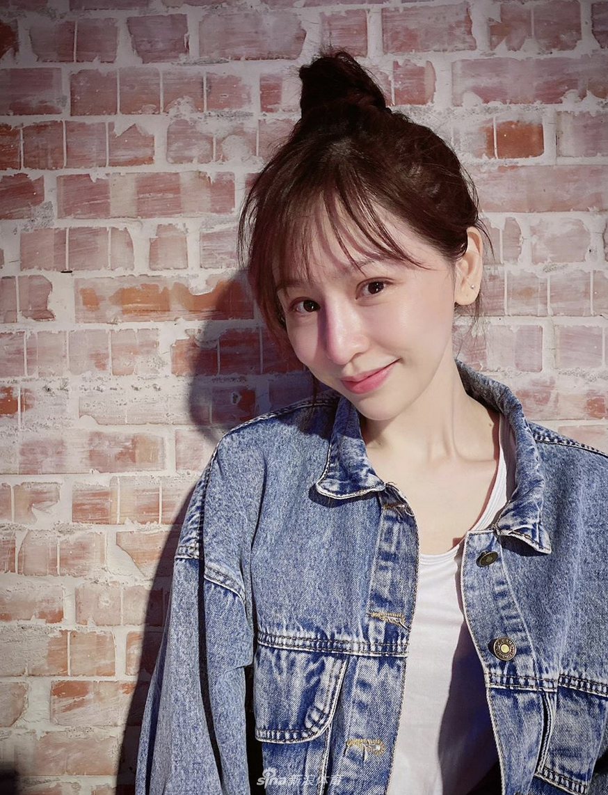 杨丞琳晒健身照面色红润秀纤腰 运动后素颜状态佳