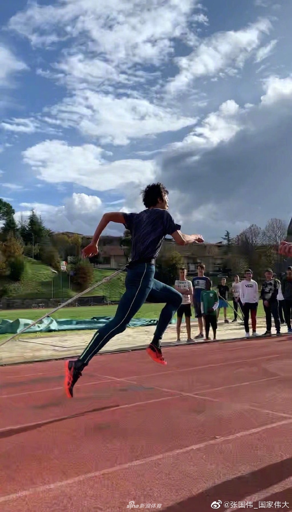 张国伟微博宣布退役：我真的跳不动了