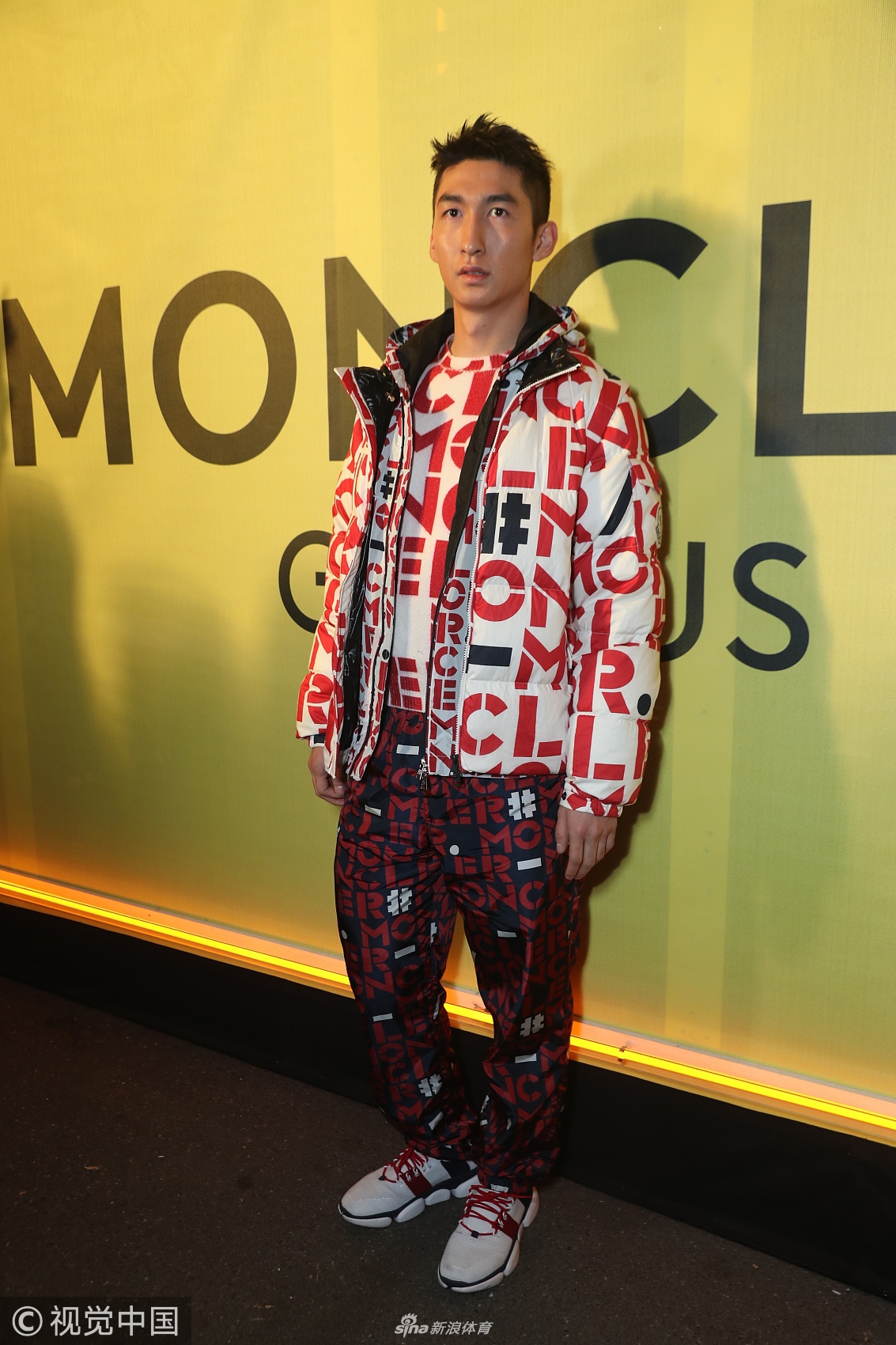 武大靖现身秋冬米兰时装周