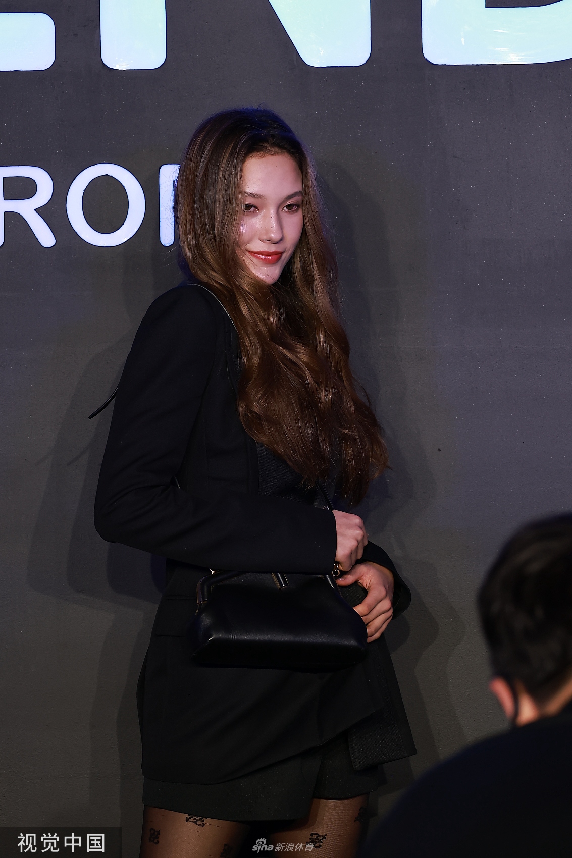 美艳迷人！冰雪美女谷爱凌的时尚穿搭